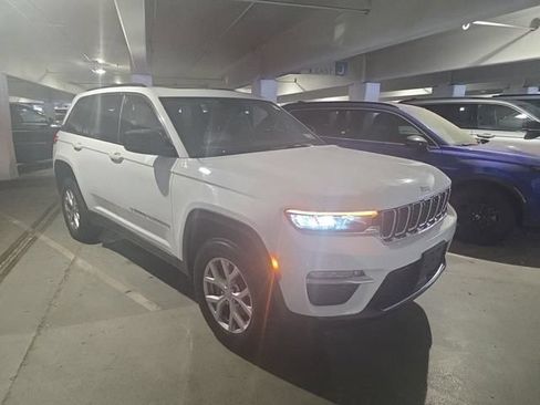 Used 2022 Jeep Grand Cherokee Limited AWD/4WD image 3