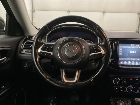 Used 2019 Jeep Compass Limited w/ Safety & Security Group AWD/4WD image 5