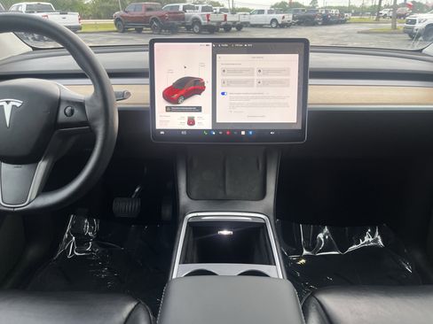 Used 2021 Tesla Model Y Long Range AWD/4WD image 27
