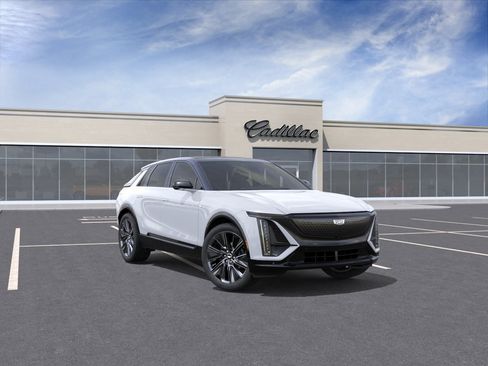 New 2026 Cadillac Lyriq Signature Sport w/ LPO, Floor Liner Package AWD/4WD image 1
