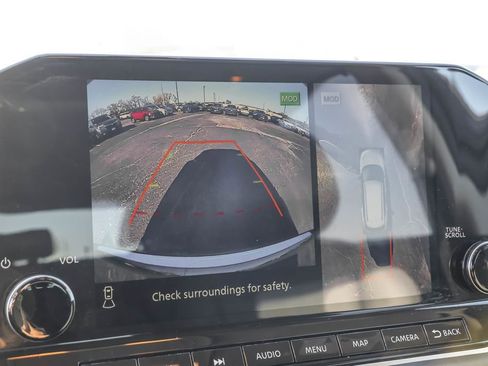 Used 2021 Nissan Rogue Platinum image 8