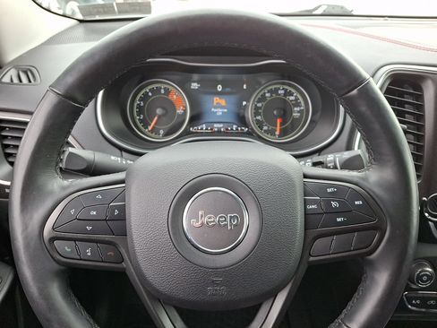 Used 2019 Jeep Cherokee Trailhawk image 20