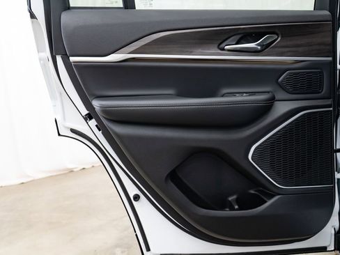 New 2026 Jeep Grand Cherokee Limited image 27