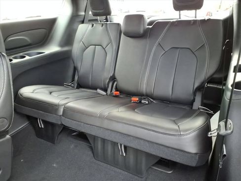 New 2026 Chrysler Voyager LX FWD image 10