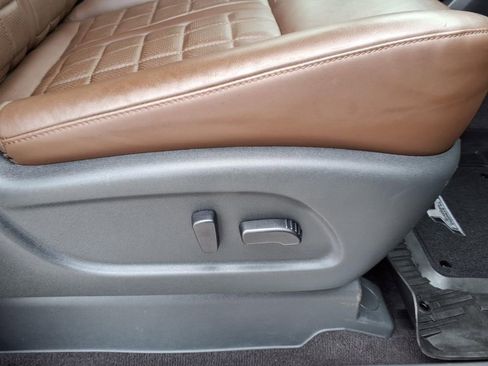Used 2023 Nissan Titan Platinum Reserve w/ Moonroof Package AWD/4WD image 13