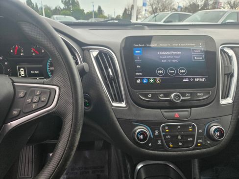 Used 2019 Chevrolet Malibu LT image 14