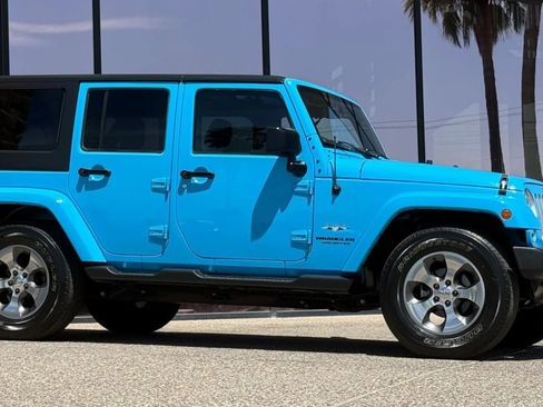 Used 2017 Jeep Wrangler Unlimited Sahara w/ Max Tow Package AWD/4WD image 16