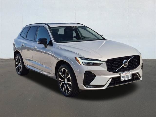 Certified 2024 Volvo XC60 B5 Plus AWD/4WD image 3