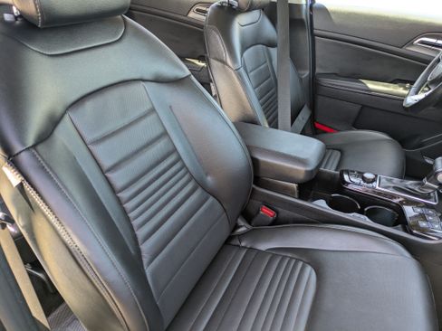 Certified 2025 Kia Sportage SX FWD image 11