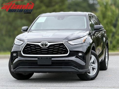 Used 2022 Toyota Highlander LE AWD/4WD image 1