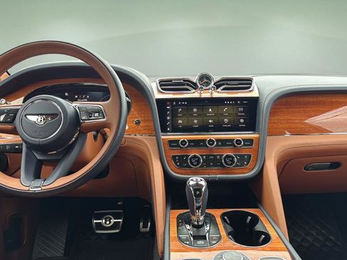 Certified 2022 Bentley Bentayga image 4