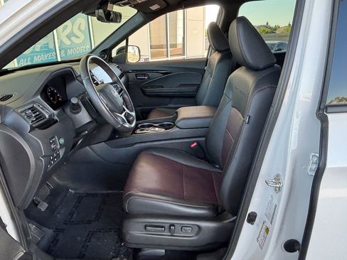 Used 2025 Honda Ridgeline Black Edition image 22