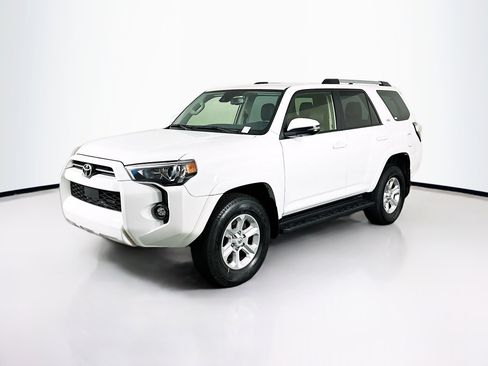 Used 2024 Toyota 4Runner SR5 Premium image 3
