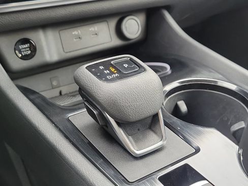 Used 2024 Nissan Rogue SL FWD image 24