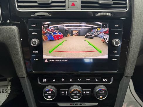 Used 2019 Volkswagen Golf R 4-Door AWD/4WD image 28