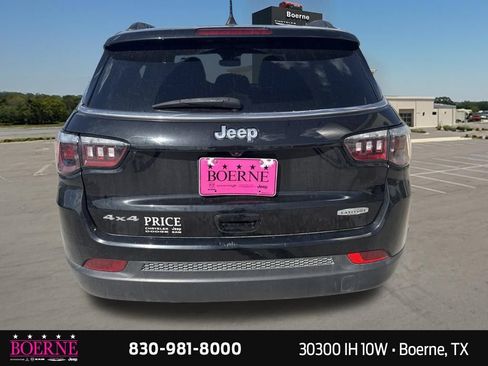 Used 2024 Jeep Compass Latitude AWD/4WD image 10