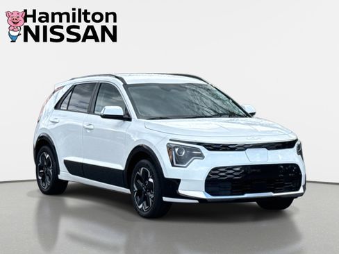 Used 2023 Kia Niro Wind w/ Wind Preserve Package image 1