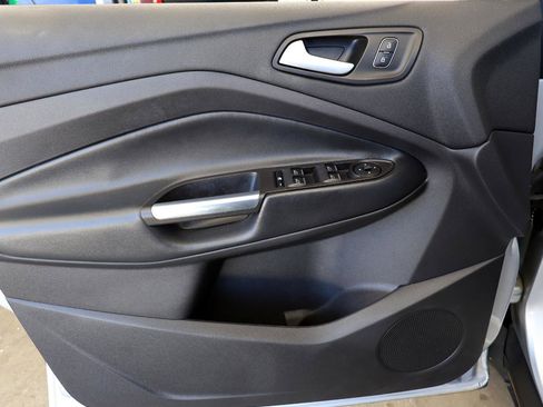 Used 2019 Ford Escape SE FWD image 34