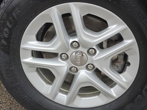 Used 2018 Jeep Compass Sport image 14