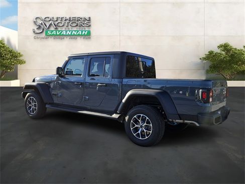 New 2025 Jeep Gladiator Sport image 3