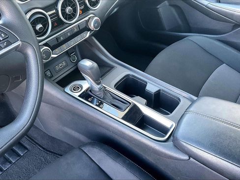 Used 2025 Nissan Sentra SV image 17