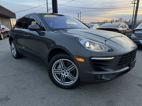 Used 2016 Porsche Macan S image 2