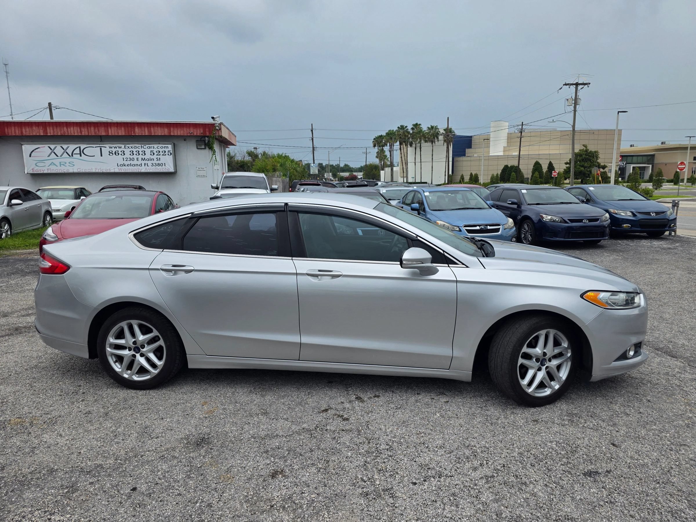 Used 2013 Ford Fusion SE FWD image 8