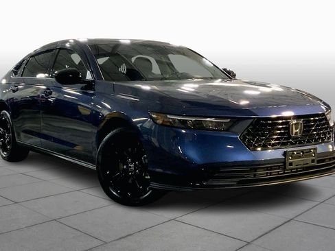 Used 2025 Honda Accord SE image 3