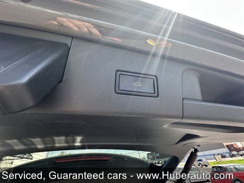 Used 2025 Volkswagen Atlas Peak Edition SE AWD/4WD image 22
