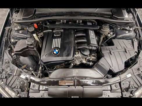 Used 2011 BMW 328i xDrive Coupe AWD/4WD image 39