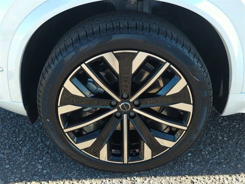 New 2026 Volvo XC90 B6 Ultra w/ Protection Package image 11