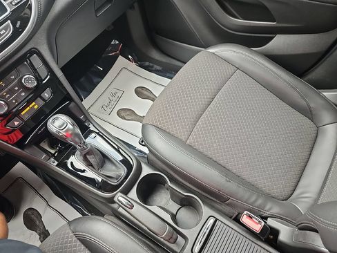 Used 2020 Buick Encore Preferred w/ Safety Package FWD image 29