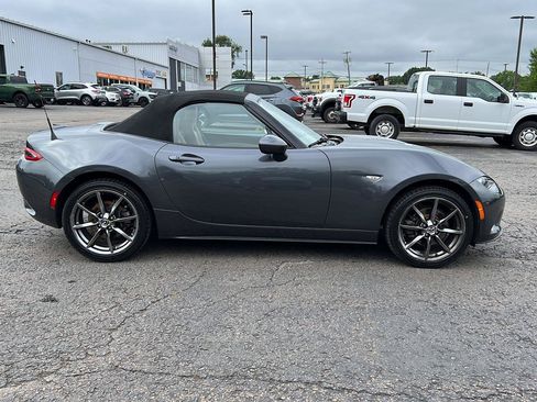 Used 2016 MAZDA MX-5 Miata Grand Touring RWD image 17