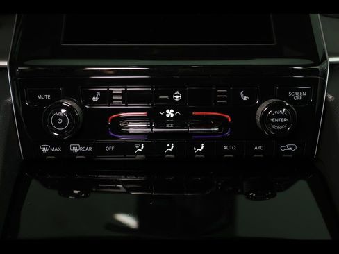 New 2025 Jeep Grand Cherokee Altitude image 15