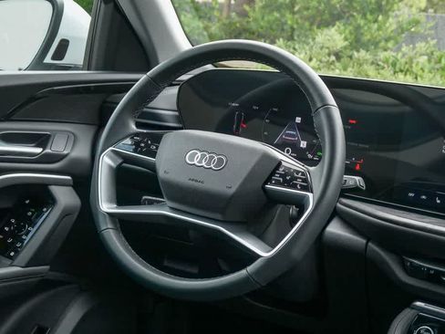 Used 2025 Audi Q5 Premium w/ Convenience Package AWD/4WD image 16