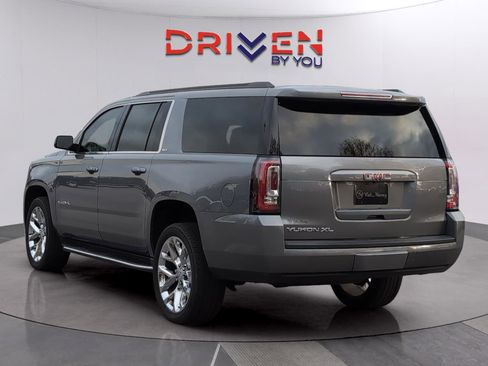 Used 2019 GMC Yukon XL SLT w/ Open Road Package image 3