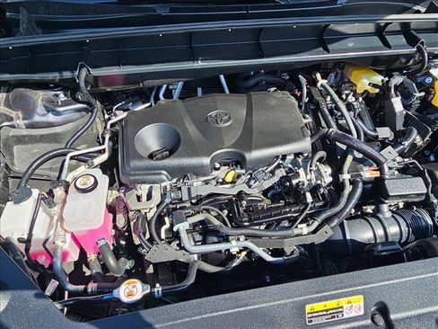 Used 2022 Toyota Highlander XLE FWD image 23