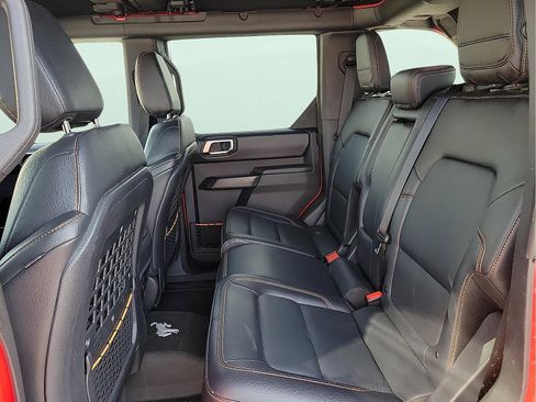 Used 2024 Ford Bronco Badlands image 8