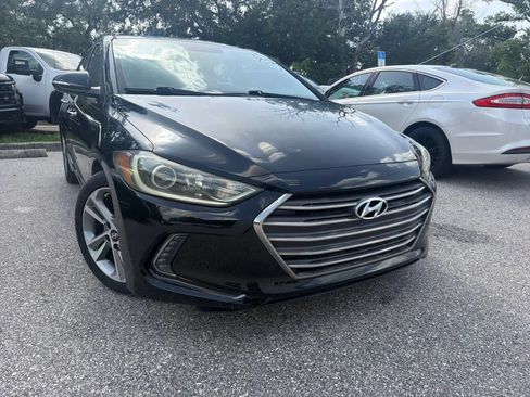 Used 2017 Hyundai Elantra Limited FWD image 5