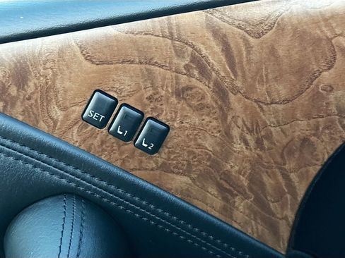 Used 2024 Nissan Armada SL w/ Captain's Chairs Package image 19