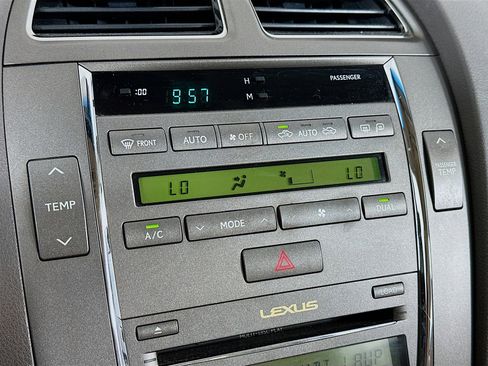 Used 2011 Lexus ES 350 FWD image 22