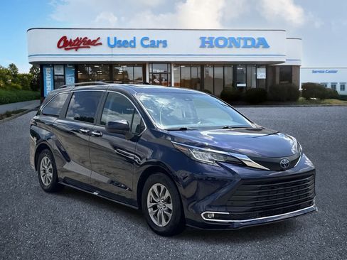 Used 2022 Toyota Sienna XLE FWD image 7