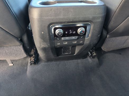 Used 2021 GMC Yukon XL SLT w/ SLT Luxury Plus Package image 38