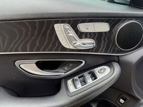Used 2016 Mercedes-Benz C 300 4MATIC Sedan image 23
