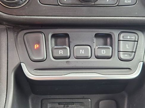 Used 2020 GMC Terrain SLE w/ Driver Convenience Package AWD/4WD image 11