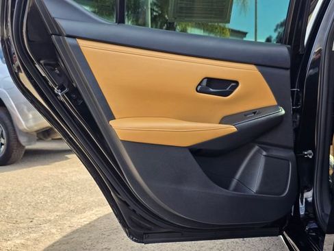 Used 2024 Nissan Sentra SV w/ SV Premium Package image 18