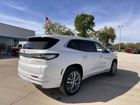 Certified 2025 Buick Enclave Avenir w/ Super Cruise Package image 5