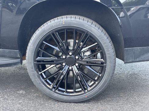 Used 2024 Chevrolet Suburban LT AWD/4WD image 9