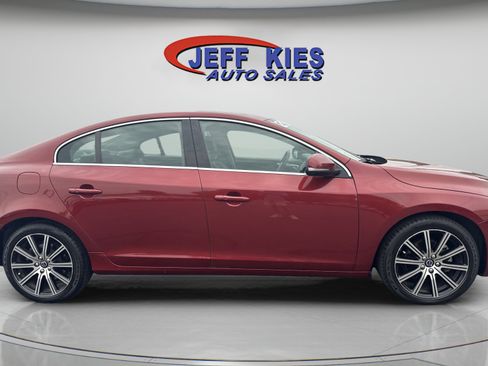 Used 2016 Volvo S60 T5 Inscription Platinum w/ Climate Package FWD image 4