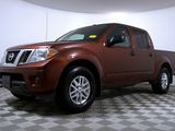 Used 2017 Nissan Frontier SV image 2